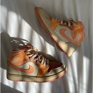 Womens Air Jordan 1 Mid 'Apricot' DH4270-800